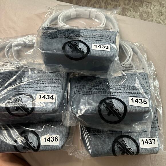 MICHAEL KORS Jet Set Travel Small Two-Tone Logo Crossbody Bag Navy Multi NWT - Picture 10 of 10